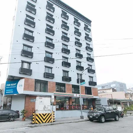Filmore Suites Makati By Reddoorz